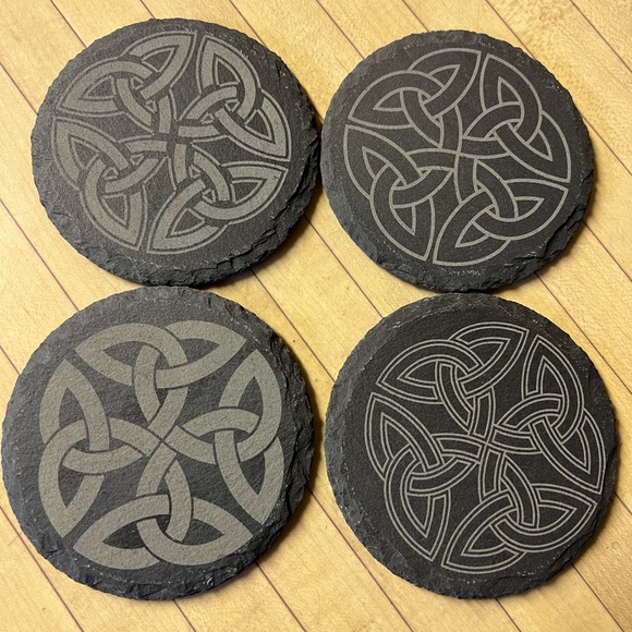 Other - Set of 4 Slate Coasters with engraving of Celtic Knots